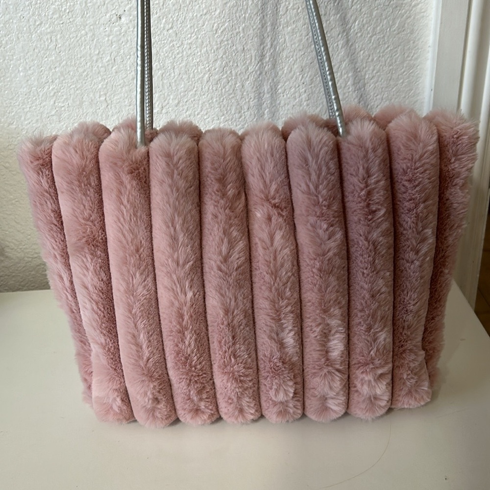 PRADA VIP GWP BAG - Picture 2 of 6